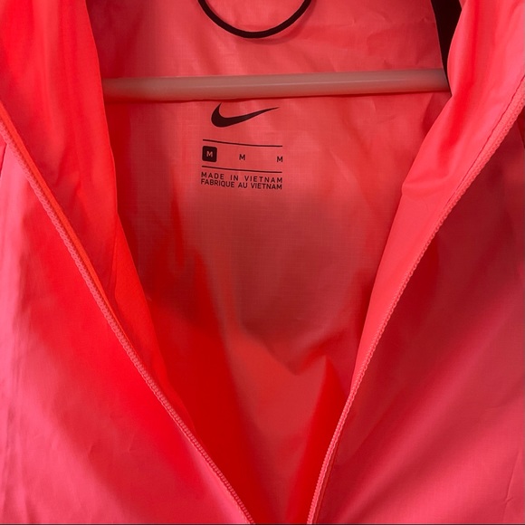 NIKE RUN DIVISION FLASH JACKET Women’s Sz M. NWT. - Picture 10 of 13